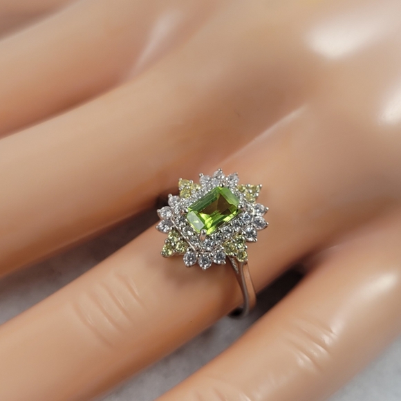 Antique Style Sterling 1ct Natural Peridot Ring - Picture 13 of 13